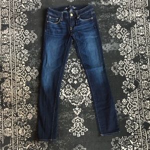 American Eagle • Dark Wash Skinny Jeans